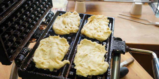 How I Clean My Waffle Iron 